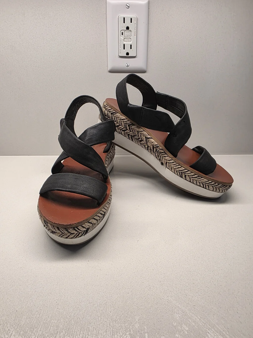 Lucky Brand Black Platform Espadrille Sandals with Tan Footbed